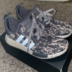 Worn a couple times, decided to change styles on shoes.